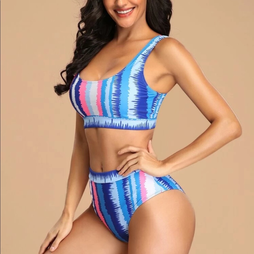 Bikini Set - Picture 3 of 4